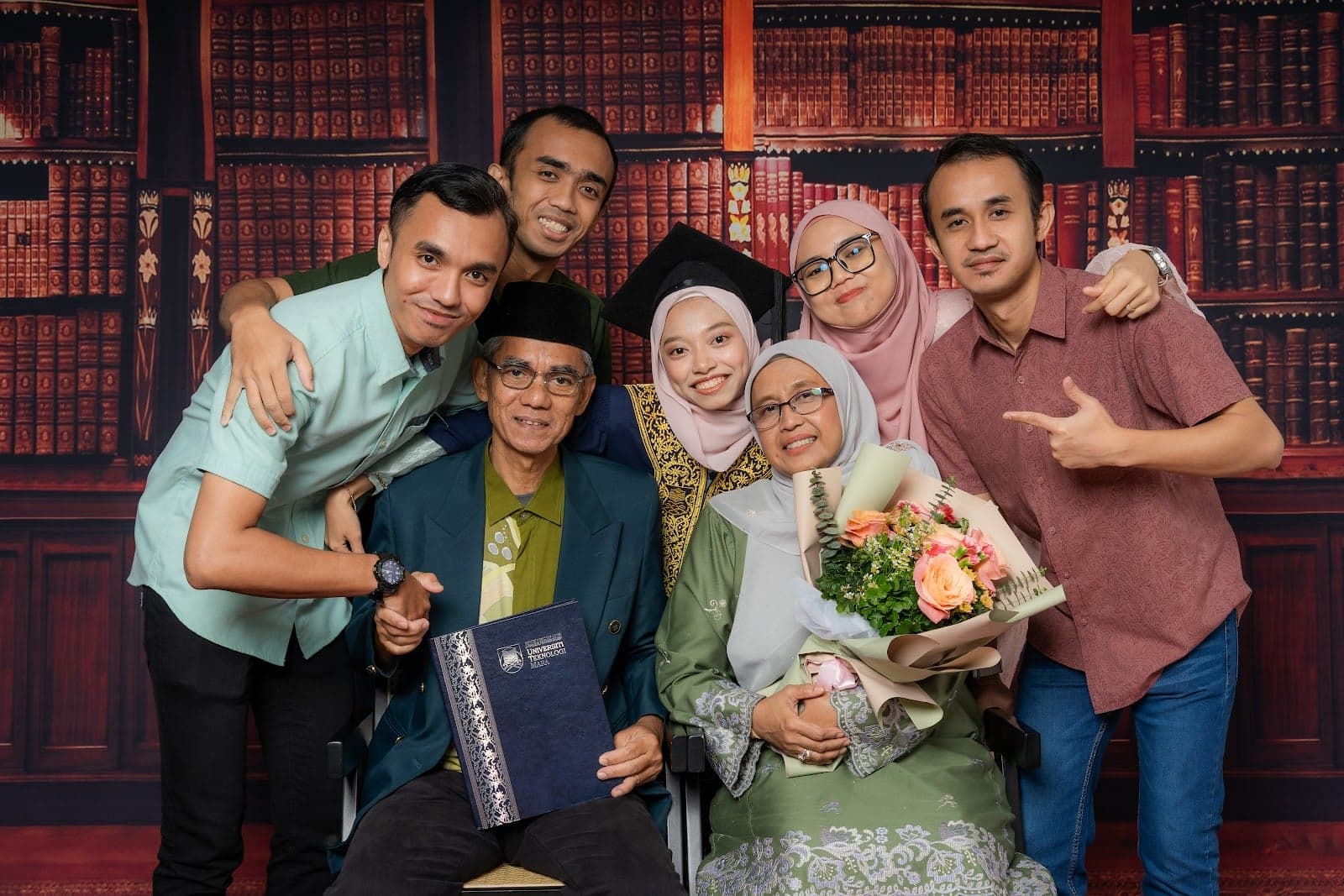 Graduation portraits on the Bookshelf Backdrop